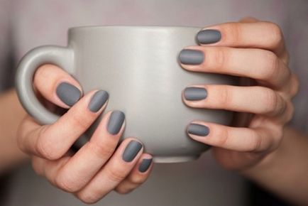 Манікюр з сірим лаком (40 фото) ідеї для дизайну нігтів гель-лаком темного і світло-сірого кольору
