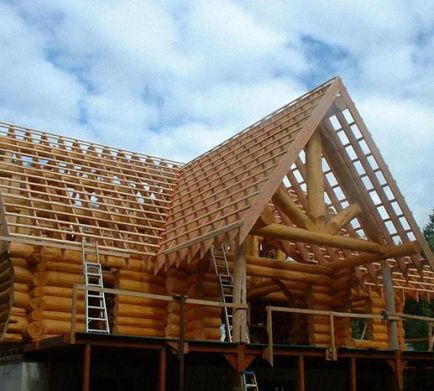 Montaj de acoperiș din lemn, portal de construcție