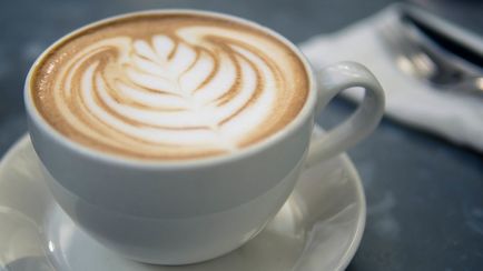 Pot să beau cafea în timpul menstruației?