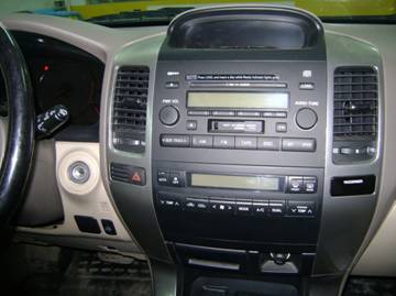 Egy kis riport helyett rendszeres rádiós autó Toyota Land Cruiser Prado