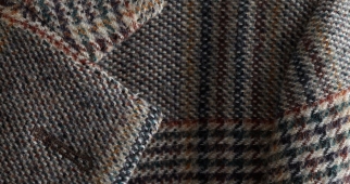 Mai multe opțiuni pentru purtarea unei fuste tweed
