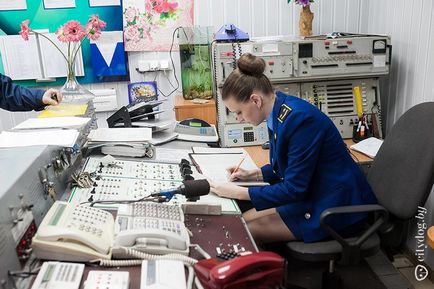 Нічний репортаж як працює зв'язок в мінському метро, ​​журнал про Мінську