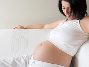 Evacuarea albă abundentă la începutul sarcinii, la începutul sarcinii