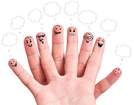 Jocuri cu degetul în cuvinte în limba engleză sunt studiate și abilitățile motorii fine se dezvoltă foarte ușor