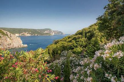 Paleokastritsa pe Corfu