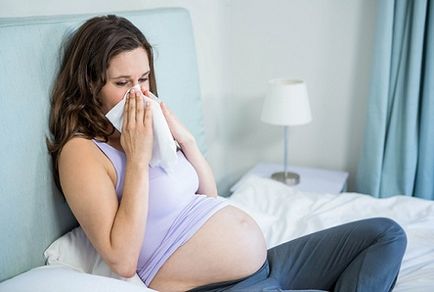 Чому болить горло і як вгамувати кашель при вагітності