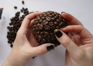 Artizanat din cafea măcinată cu mâinile proprii