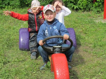 Mesterségek a gumik, így egy második élet, mint egy nem megfelelő gumiabroncsok - Nagyi kunyhóját