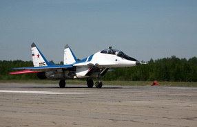 Zboruri pe luptător MiG-29 în stația de stratosferă