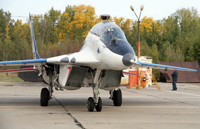 Zboruri pe luptător MiG-29 în stația de stratosferă