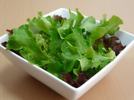 Beneficii și daune cauzate de aplicarea de salată verde în medicina populară și cosmetologia de origine