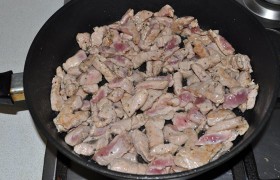 Ingredientul de carne de porc cu dovlecel - fotoreceptor pas cu pas