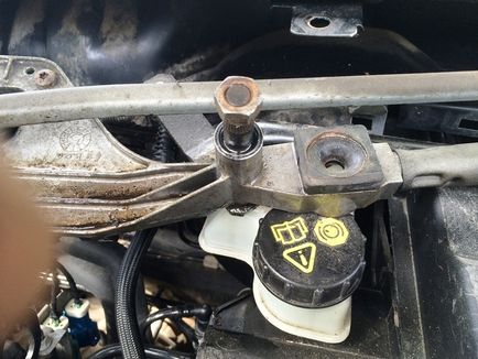 Repararea portofelilor de trapez în automobilul ford focus 2