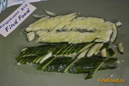 Saláta recept törött uborka Photo