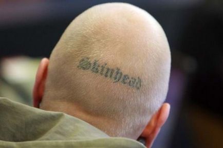 Skinheads gyilkos megerőszakolta megtagadása hogy csatlakozzon a soraiban, a böngésző (start) Skinheads gyilkos megerőszakolta megtagadása hogy csatlakozzon a soraiban, rovatvezetője