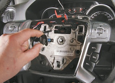 Зняття і установка рульового колеса, ford mondeo 4 manual