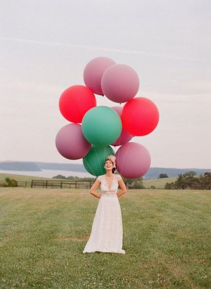 Весільна фотосесія з повітряними кулями