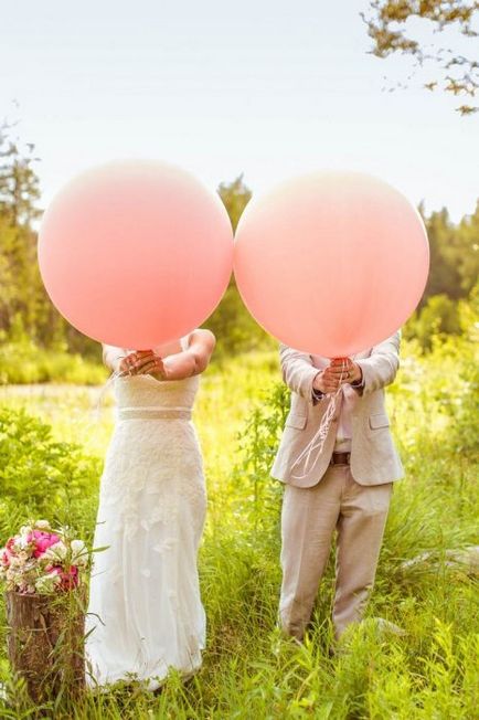 Весільна фотосесія з повітряними кулями