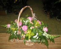 Coșuri de coș de nuntă - coșuri de flori proaspete pentru decorarea interiorului unui banchet de nuntă