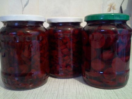 Sfecla pentru iarnă în cutii (pastă de tomate de varză) Sfecla pentru iarnă în bănci