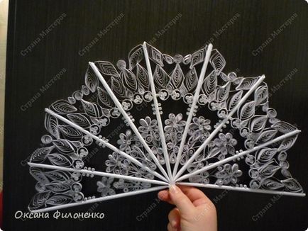 Cu mâinile sale un ventilator deschis în tehnica de quilling, pro handmade