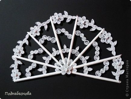 Cu mâinile sale un ventilator deschis în tehnica de quilling, pro handmade