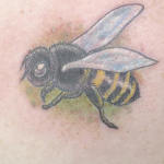 Bee tetoválás jelenti fotók és vázlatok