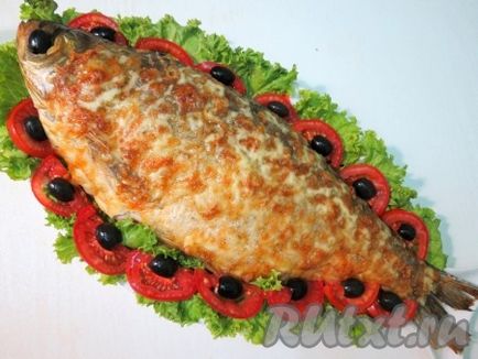 Carp töltött a sütőben - a recept egy fotó