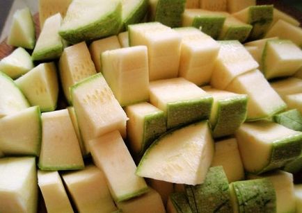Párolt sertéshús cukkini egy serpenyőben - lépésről lépésre recept fotó (cukkini) Párolt sertéshús cukkini egy serpenyőben - lépésről lépésre recept fotók