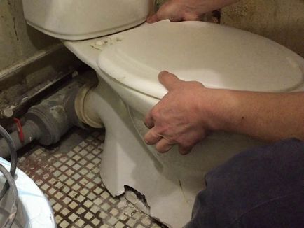 Instalarea unei toalete pe o podea cu gresie într-un apartament sau într-o casă privată cu propriile mâini, construcții