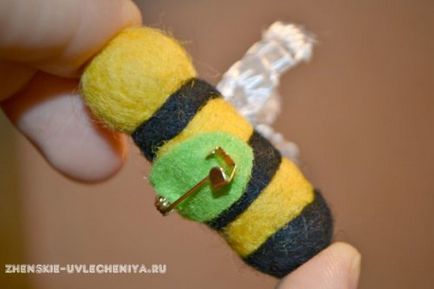 Felting o brosa de la o lână o clasă de master de a face o albină de propriile mâini