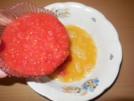 Clatite delicioase din rosii cu usturoi - cum se prepara clatite de tomate cu soda, pas cu pas reteta