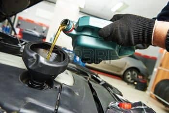 Schimbarea uleiului în mașină Expert Kia