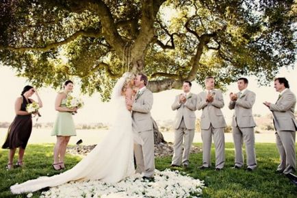 15 Idei pentru o ceremonie de nuntă sub un copac