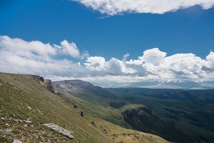 50 Фотографій бермамита в травні, дорога через Хасаут