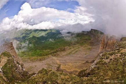 50 Фотографій бермамита в травні, дорога через Хасаут