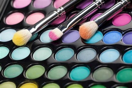 6 Secretele artiștilor profesioniști de makeup care vă vor face o stea