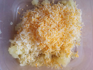 Szendvicsek sajttal, ananász és a fokhagyma