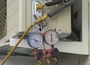 Freonul de presiune din aparatul de aer condiționat prezintă valori, calcul instrucțiuni, o clasă de master care trebuie înlocuită