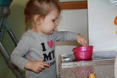 Bucătărie pentru copii cu mâinile lor