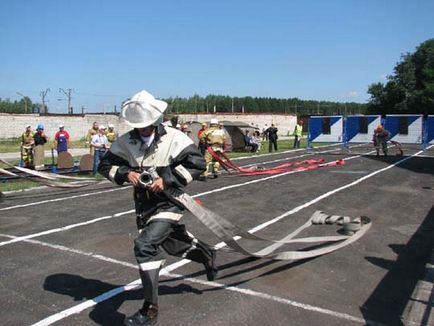 O brigadă de pompieri voluntari în școală care trebuie să fie implicată