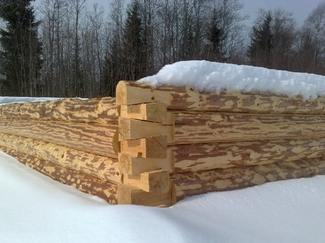 Casă de iarnă ecologică, realizată din lemn pentru locuință permanentă