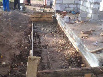 Szakaszai építése a ház (Installation padlólemez) Lépések egy házat