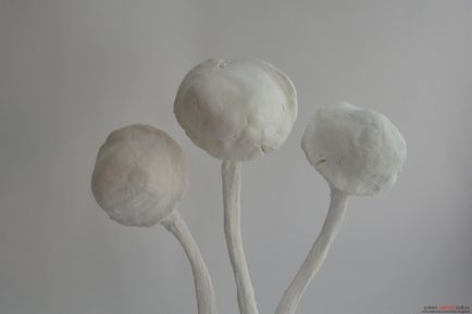 Această clasă de masterat detaliată vă va spune cum să creați propriile dvs. ciuperci din argilă polimerică