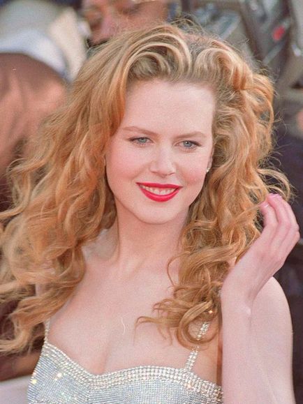 Evoluția coafurilor Nicole Kidman la actrita a devenit 48 de ani