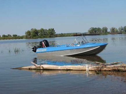 Foto cu barca cu motor Kazanka, cel mai popular și barca ieftin Kazanka 5m4, 5m4