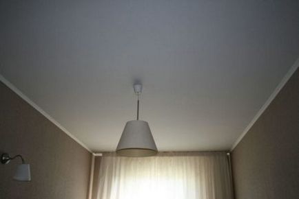 Vopsea lucioasă pentru tavan - care este mai bine, instrucțiuni pentru aplicarea sa