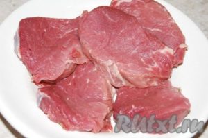 Carne de vită într-un stil de țară - pregătim pas cu pas o fotografie