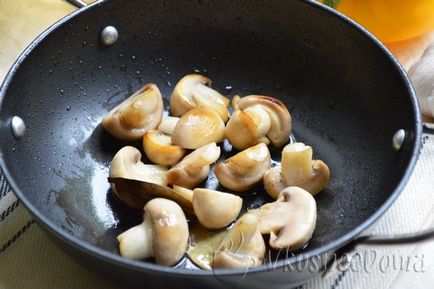 Din reteta de ciuperci din Italia cu ciuperci