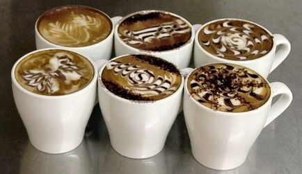 Eredetileg díszíteni karácsony cappuccino otthon